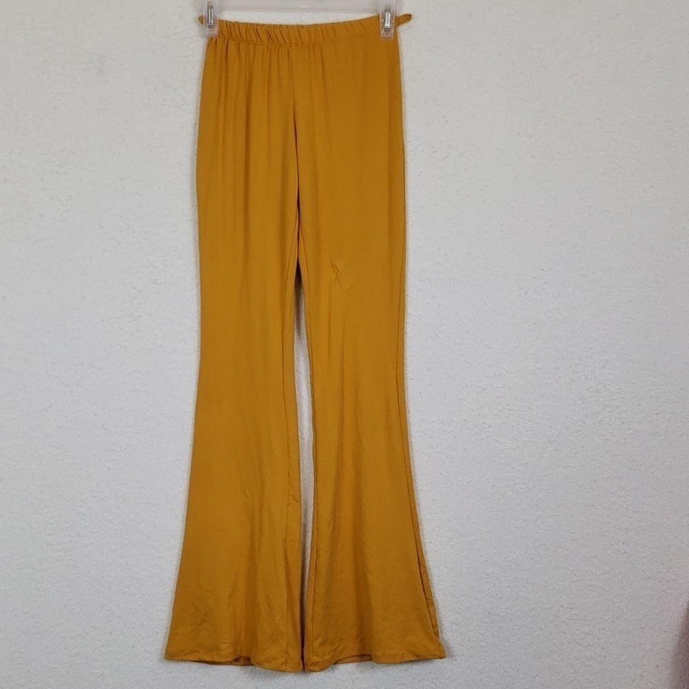 Arabella flare leggings size small